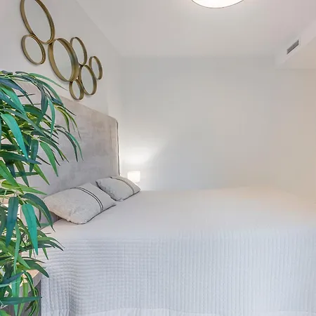 شقة Bright New 2br 50 M From The Beache Of *